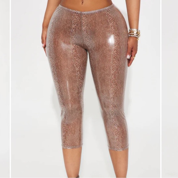 Fashion Nova Capri Legging - Picture 1 of 5